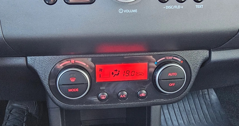 Suzuki Swift cena 13900 przebieg: 119000, rok produkcji 2010 z Sokołów Małopolski małe 529